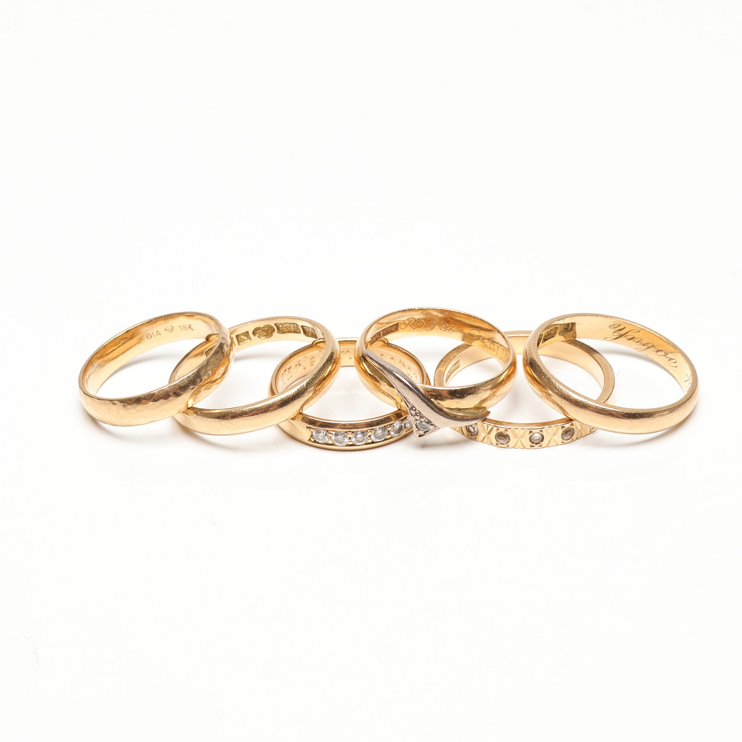 6 RINGAR, 18K, Guld, vikt cirka 20,7 gram.