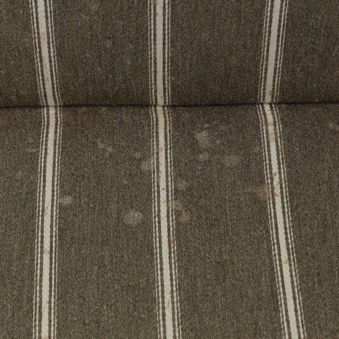 KAARE KLINT. TRESITSSOFFA, MODELL 5011, TEXTIL KLÄDD, STOMME I MASSIV MAHOGNY, FORMGIVEN 1935, KAARE KLINT FÖR RUD. RASMUSSEN, DENMARK.