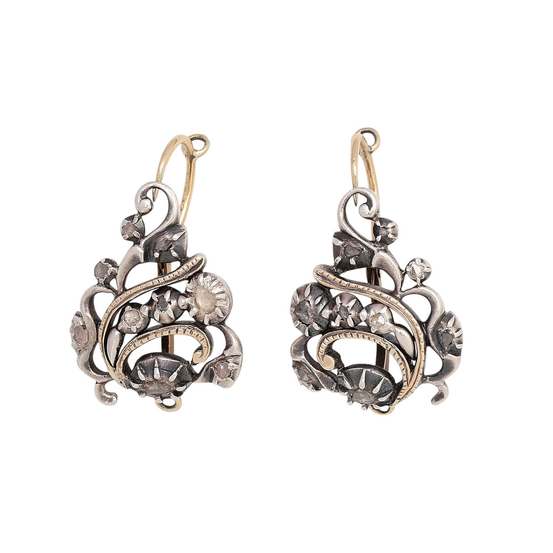 Diamonds long earrings, late 19th Century.