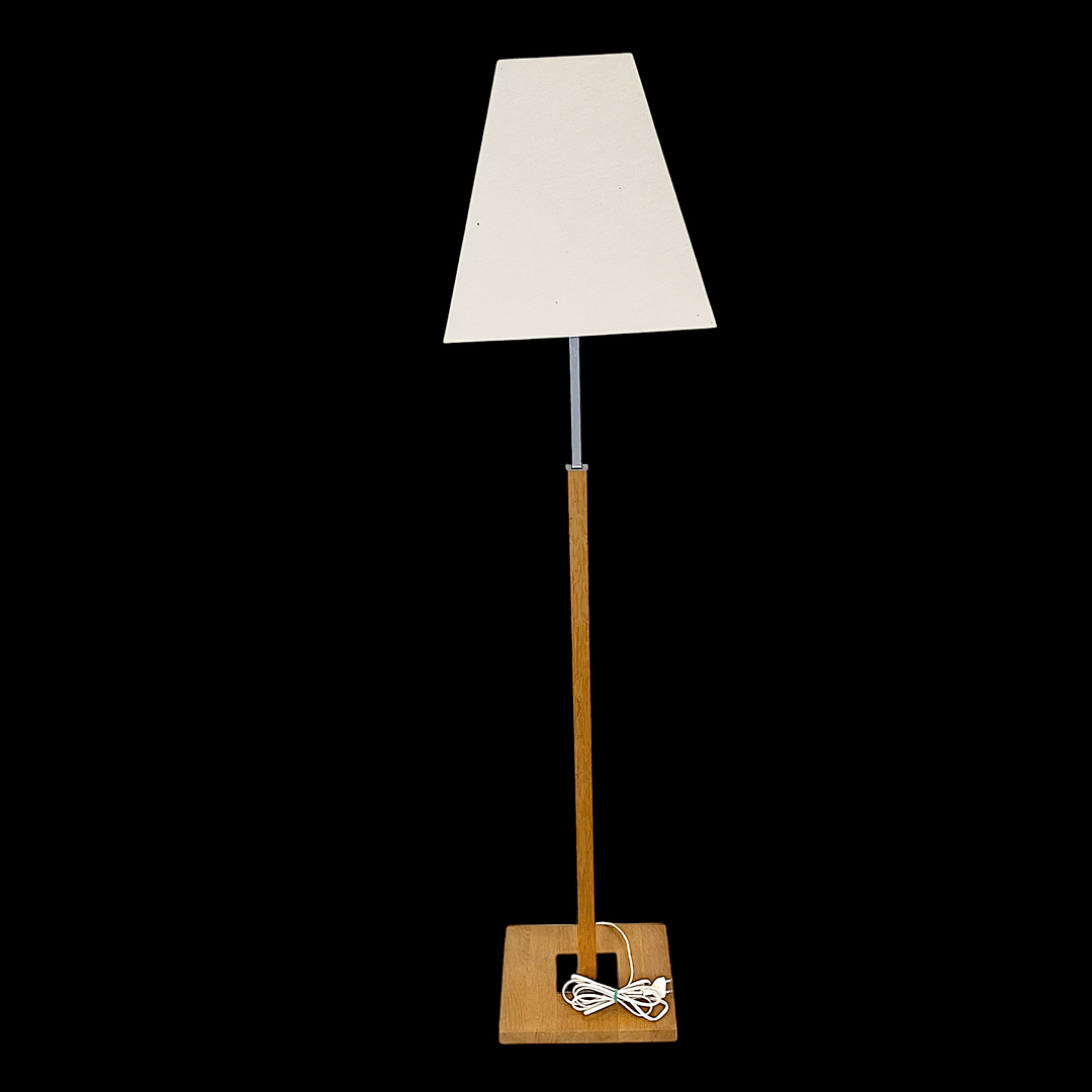 GOLVLAMPA. Trä & metall, LampGustaf AB.