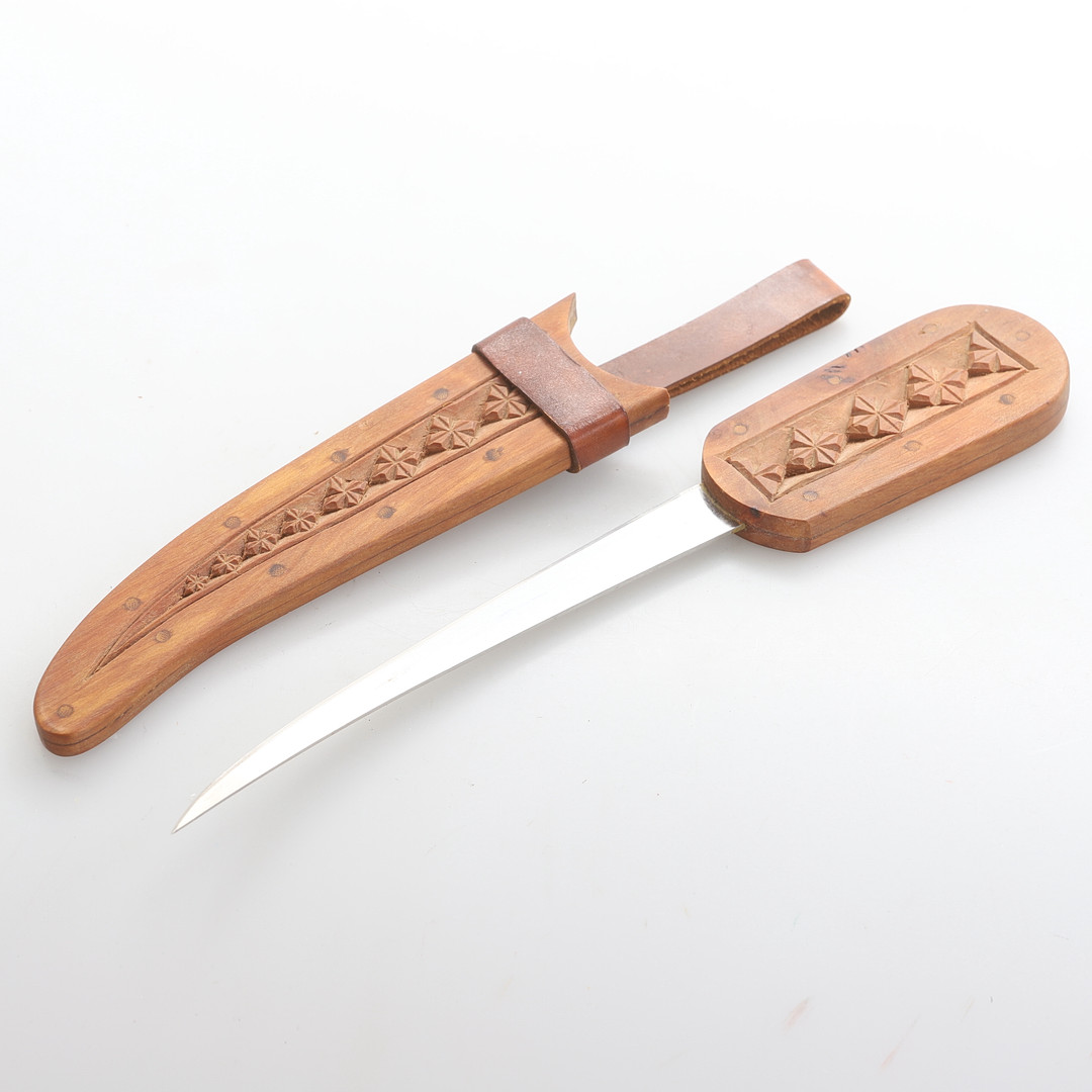 KNIV, Frosts.