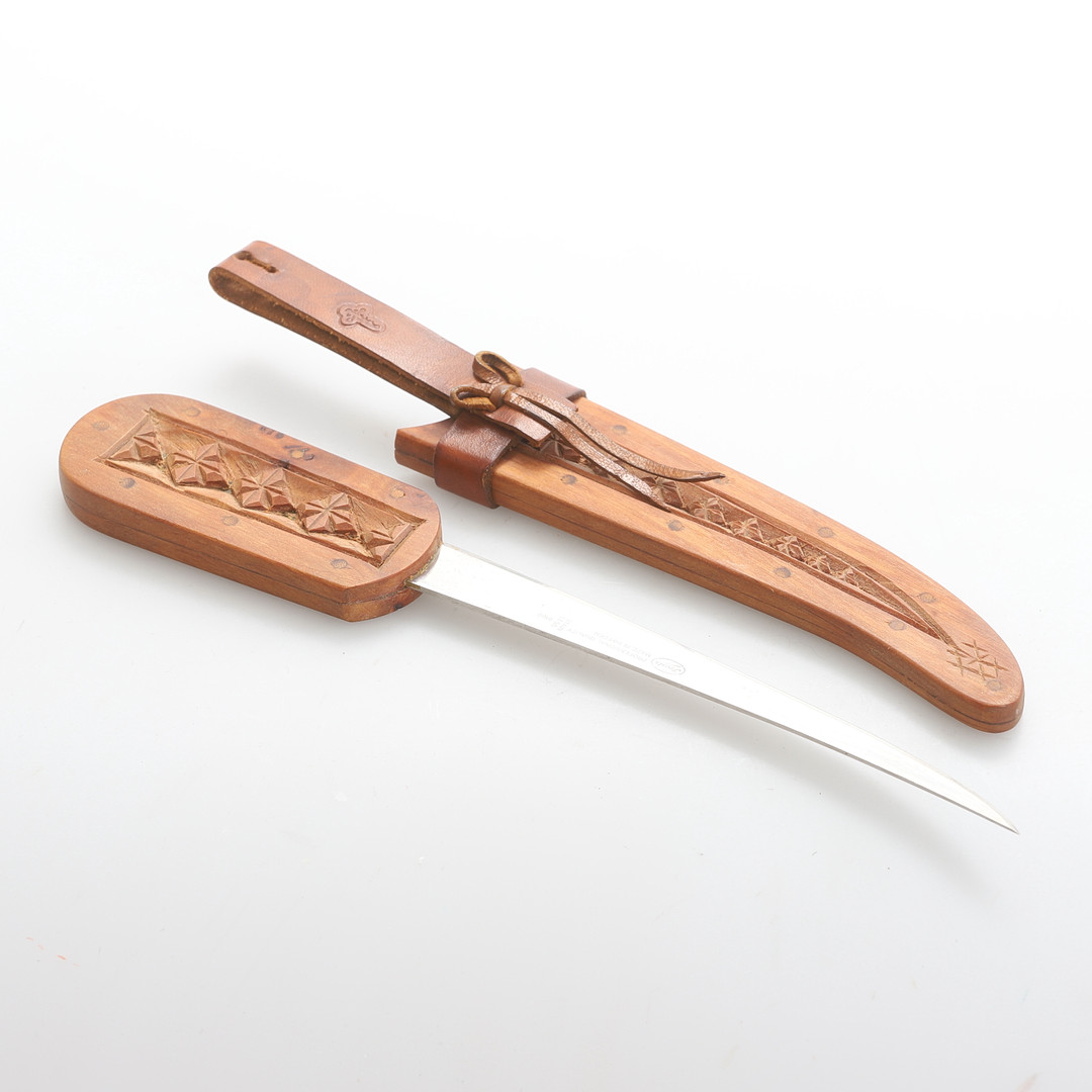 KNIV, Frosts.