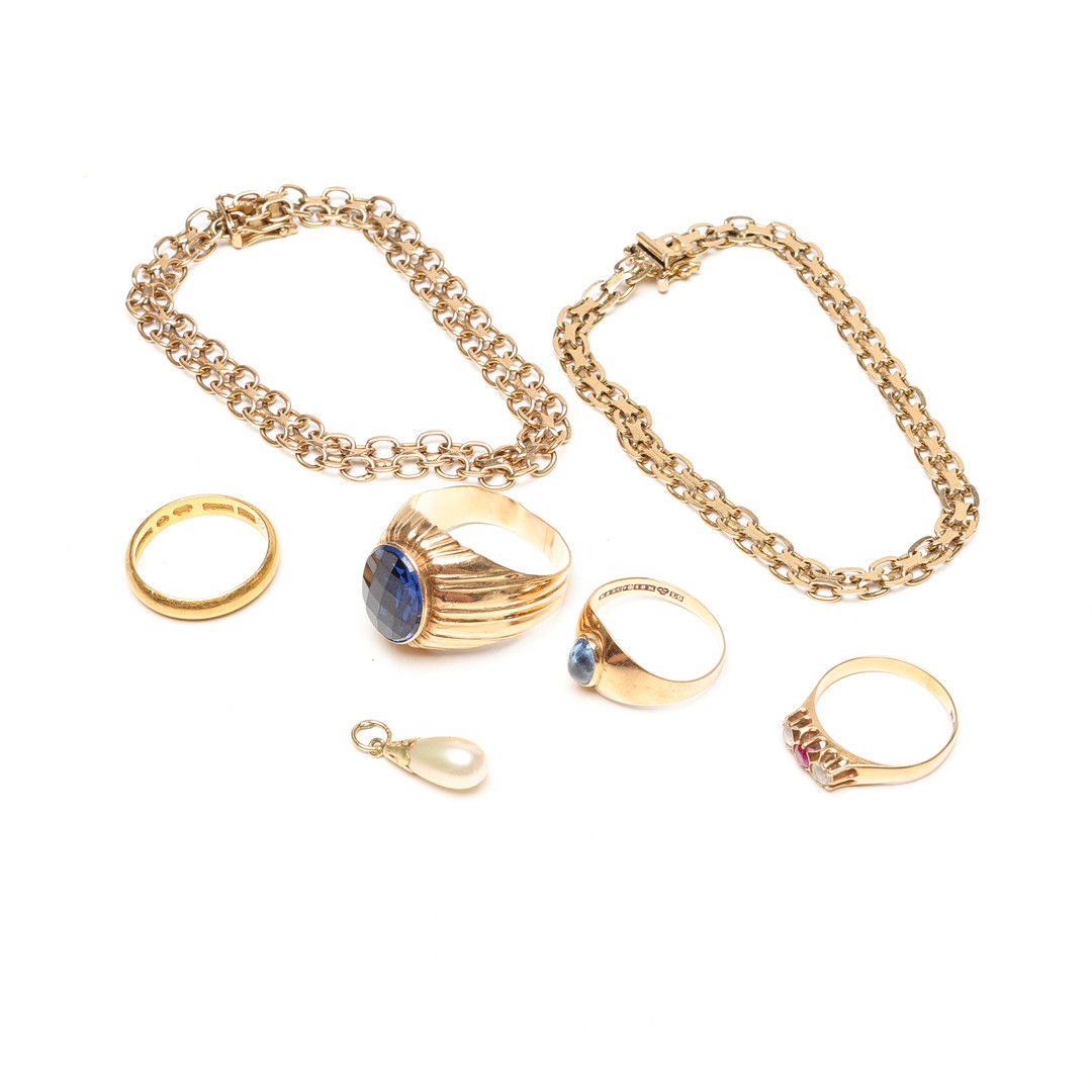 SMYCKEN, 7 delar, 18k-23k, ca 32,7 gram.