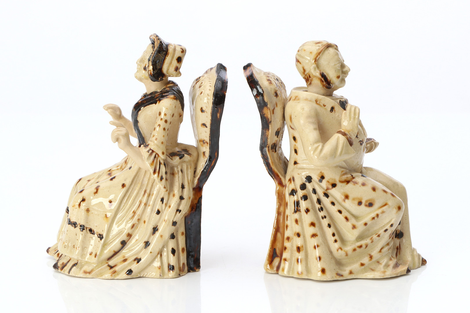 NICKEDOCKOR, ETT PAR. Glaserad keramik. Höganäs, 1800-tal.