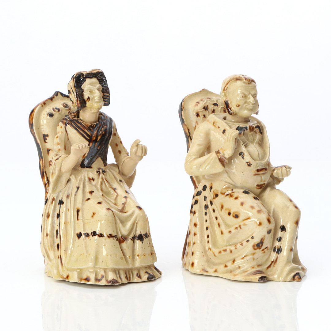 NICKEDOCKOR, ETT PAR. Glaserad keramik. Höganäs, 1800-tal.