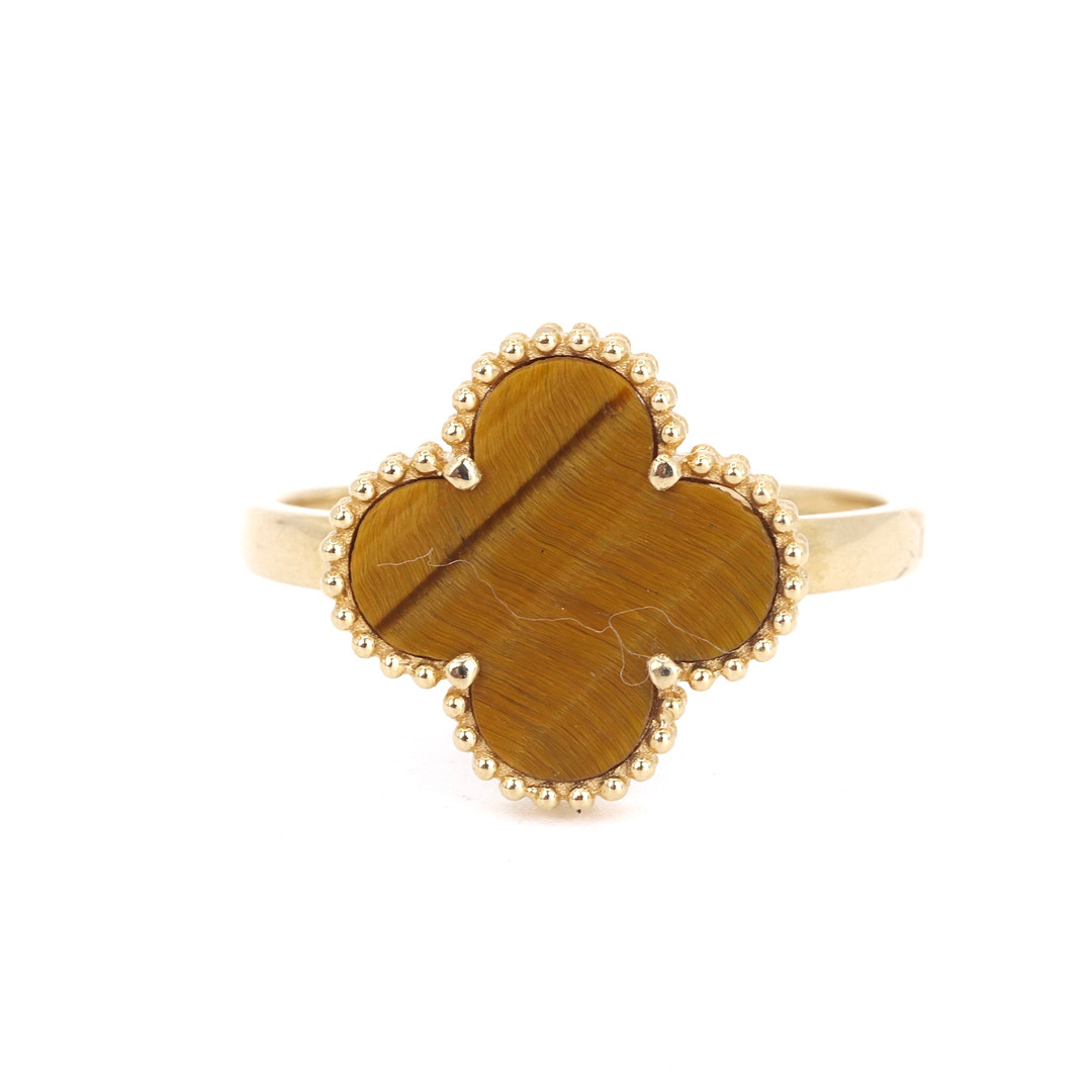 18CT TIGER'S EYE RING.