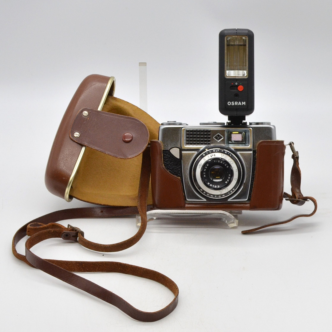 AGFAR SILETTE-L PRONTOR (Mod. 1962), KAMERA MIT LEDERTASCHE, MIT BLITZGERÄT "BC22" VON OSRAM, VINTAGE.
