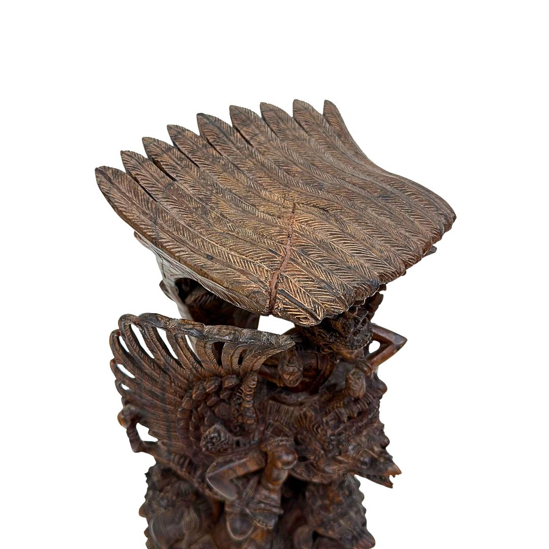 BALINESISCHE HOLZSKULPTUR DES REITTIER GARUDA MIT DEM GOTT VISHNU, BALI.