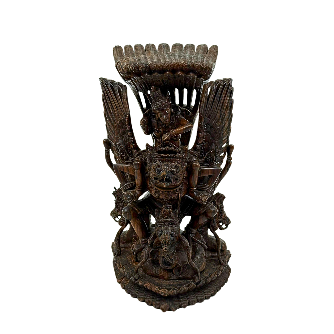 BALINESISCHE HOLZSKULPTUR DES REITTIER GARUDA MIT DEM GOTT VISHNU, BALI.