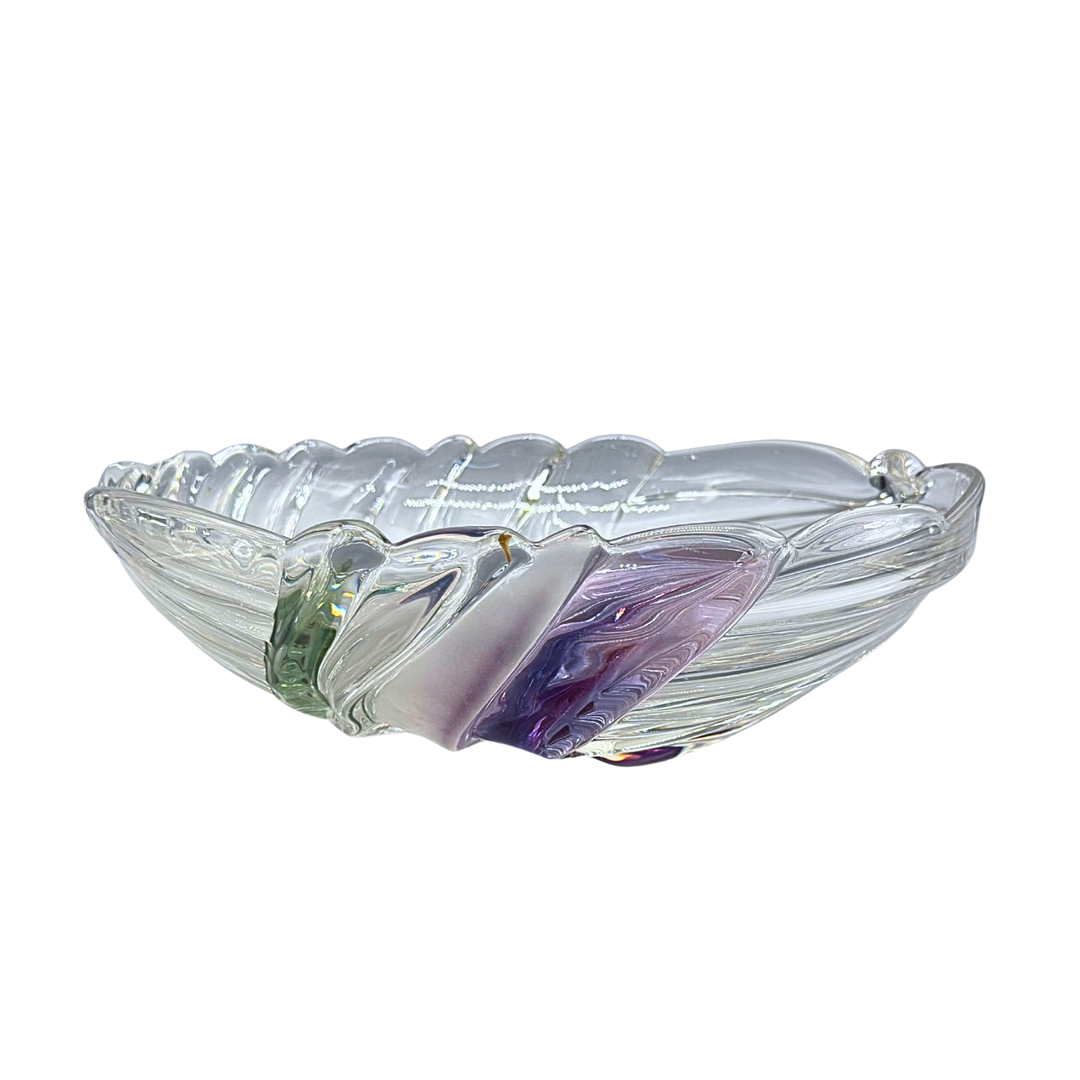 WALTHER GLAS. KRISTALLGLAS SCHALE MIT LILA UND GRÜNEN AKZENTEN.