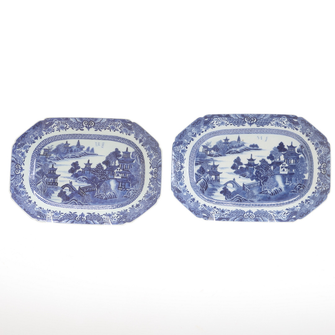 STEKFAT, 2 stycken, porslin, Kina 1700-tal.