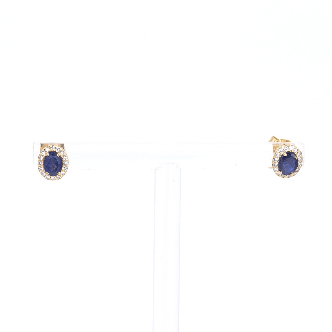18CT SAPPHIRE AND DIAMOND EARRINGS.