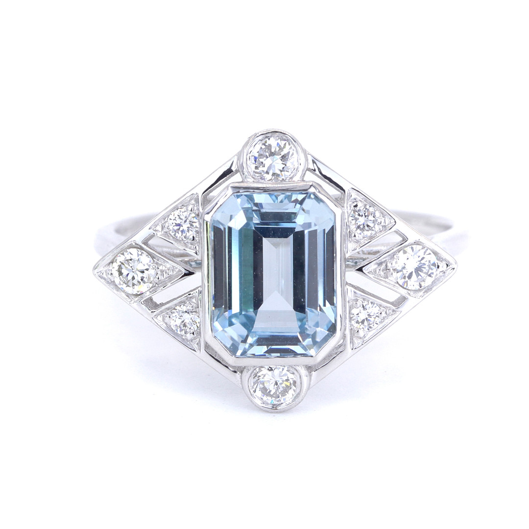 ART DECO AQUAMARINE DIAMOND RING.