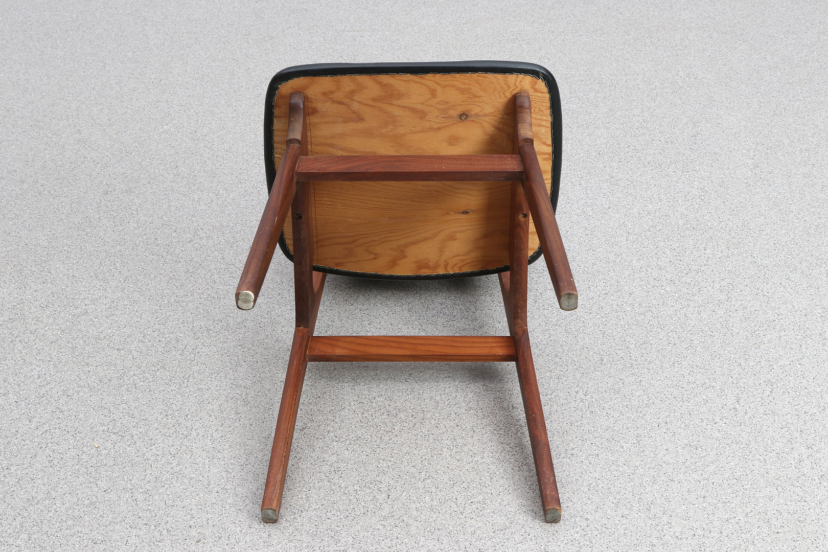 STOLAR, FYRA ST. Teak med galonklädsel. Sörheim, Norge, 1950/60-tal. Omärkta.