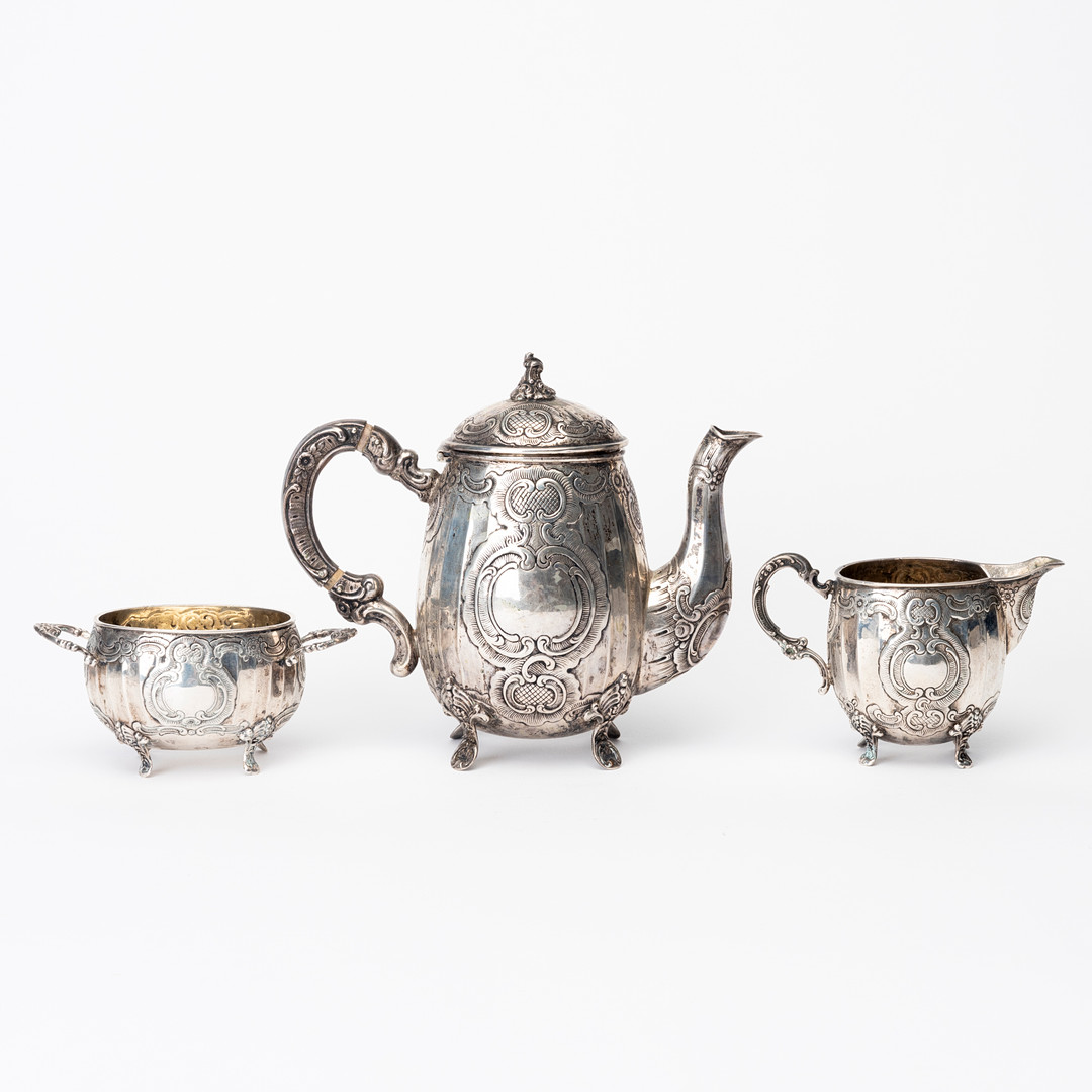 KAFFESERVIS, 3 delar, silver, rokokostil, svensk import, 1900-talets första hälft.