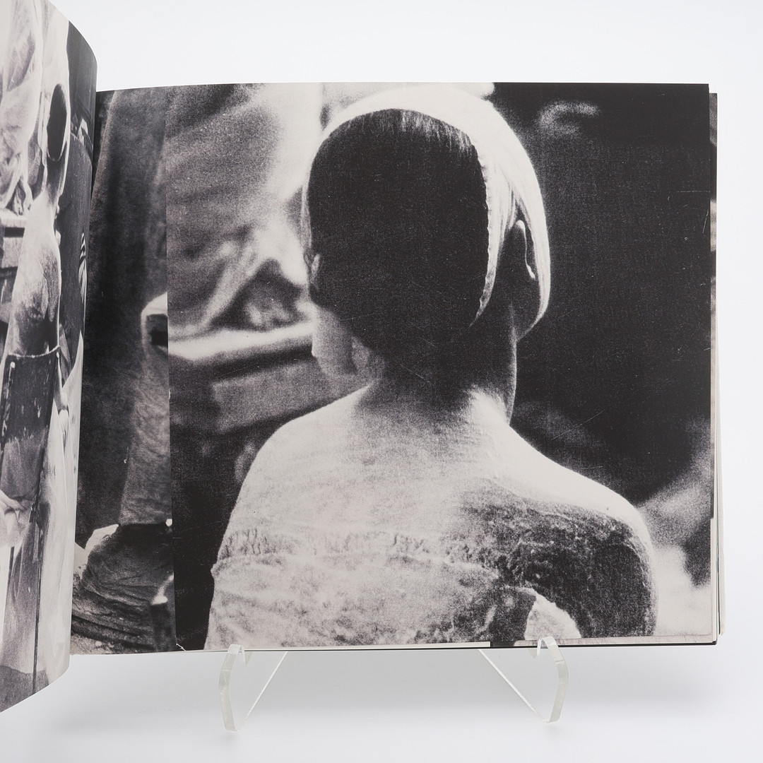 FOTO. DEN AMERIKANSKE FOTOGRAFEN DEBORAH TURBEVILLES "PAST IMPERFECT" I FÖRSTA UPPLAGAN, 2009.