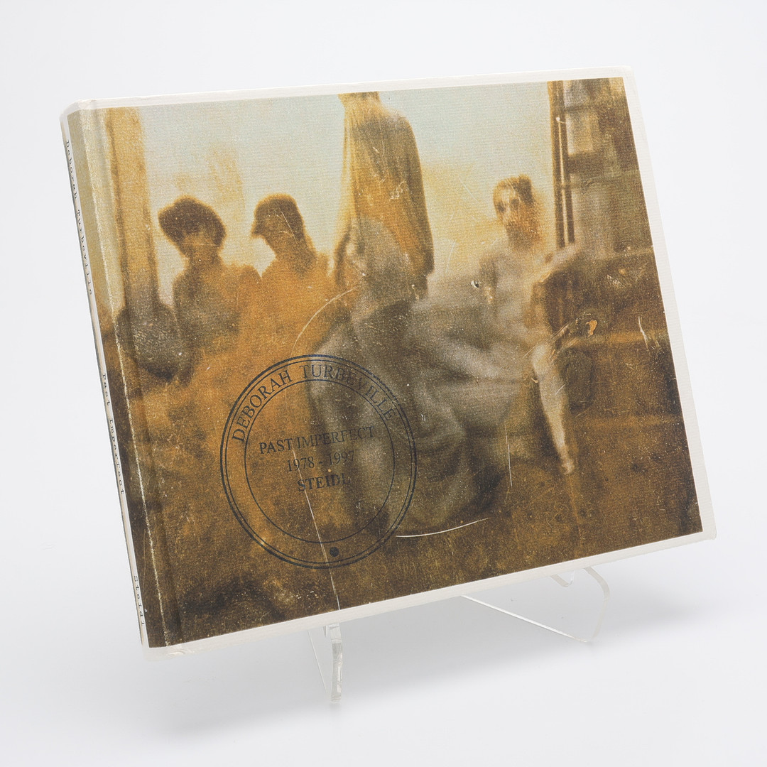 FOTO. DEN AMERIKANSKE FOTOGRAFEN DEBORAH TURBEVILLES "PAST IMPERFECT" I FÖRSTA UPPLAGAN, 2009.