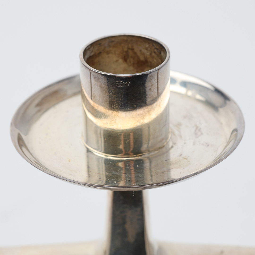 KANDELABRAR, ett par, sterlingsilver 1900-talets mitt möjligen Danmark.