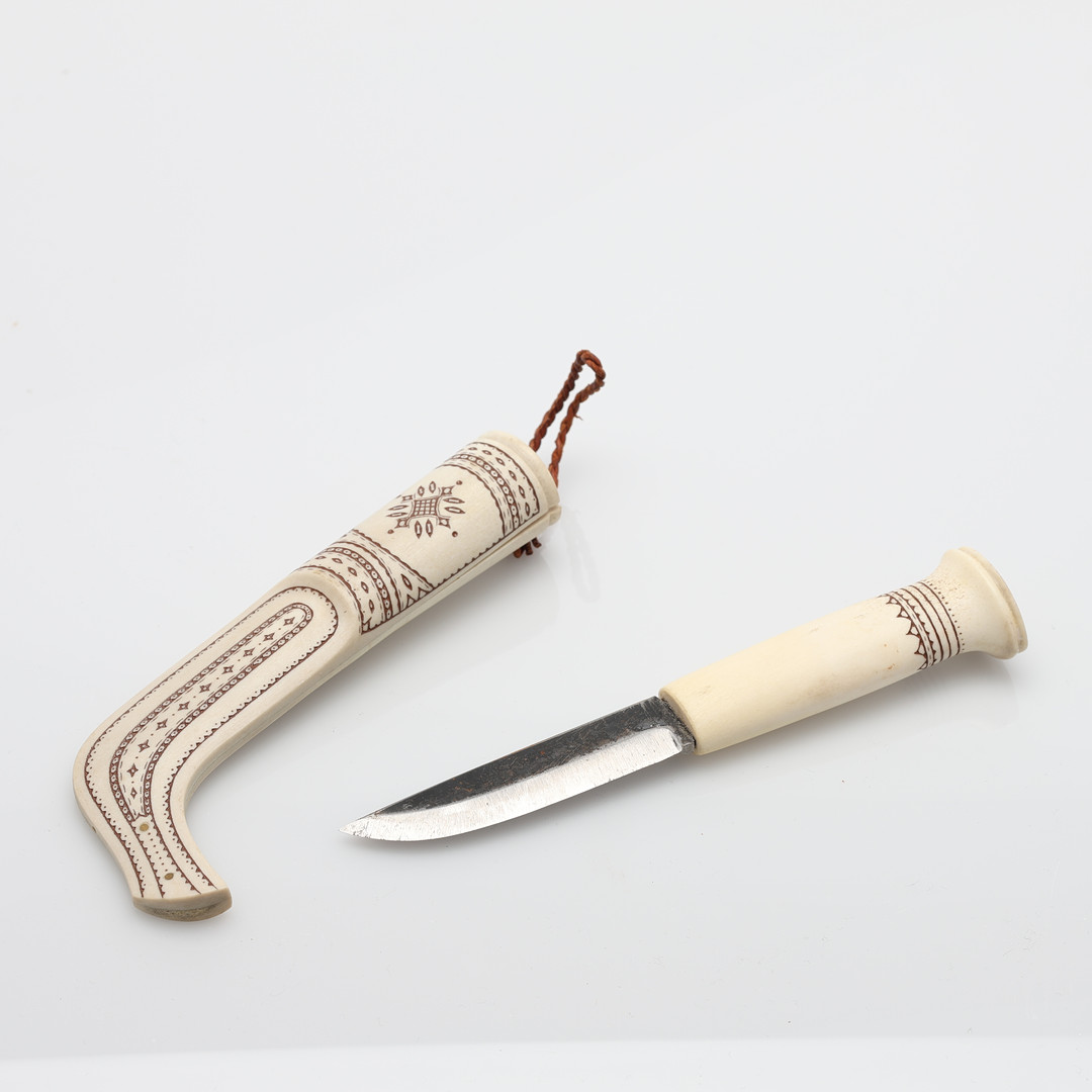 THORE SUNNA (1942-2006). Kniv, helhorn, signerad.