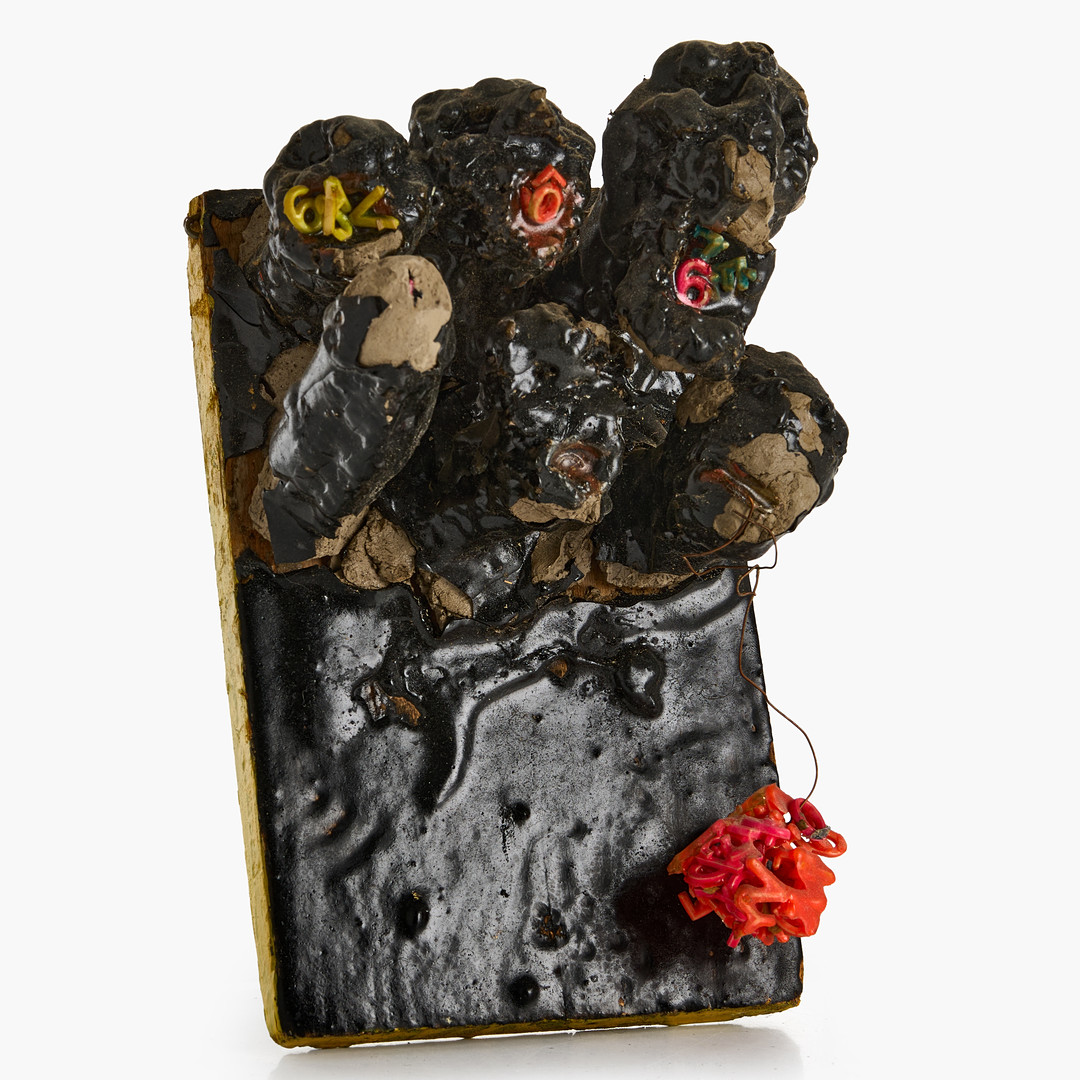 KJARTAN SLETTERMARK (1932-2008), "Debatt II", signerad och betitlad atergo, mixed media, plast mm på träskiva.