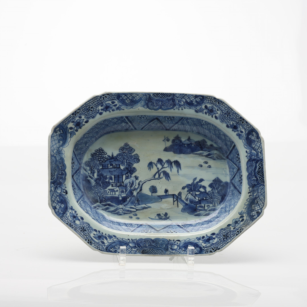 TERRINFAT, Kina, Qianlong 1736-95), porslin.