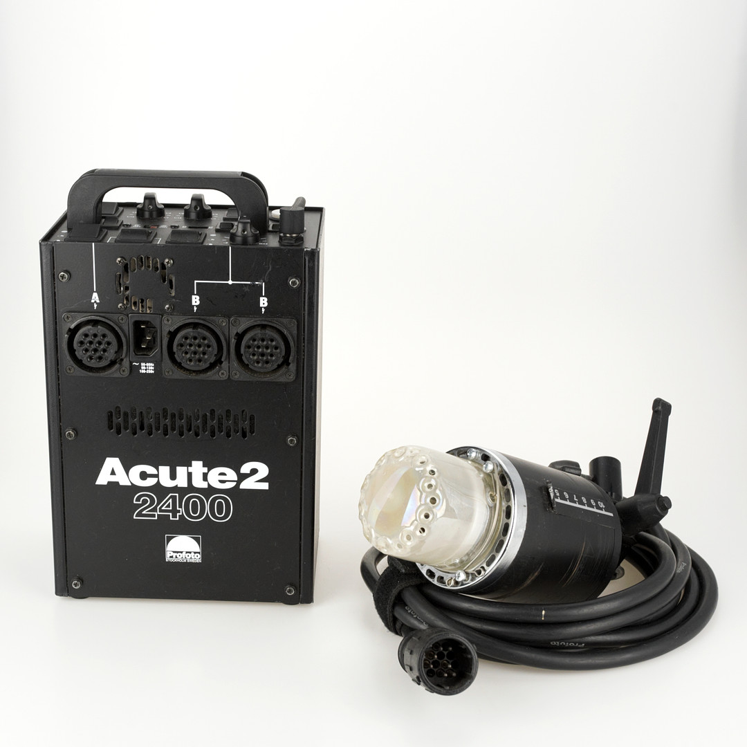 Profoto Acute2 2400 Watt Powerpack generator & Profoto Acute2 Head.