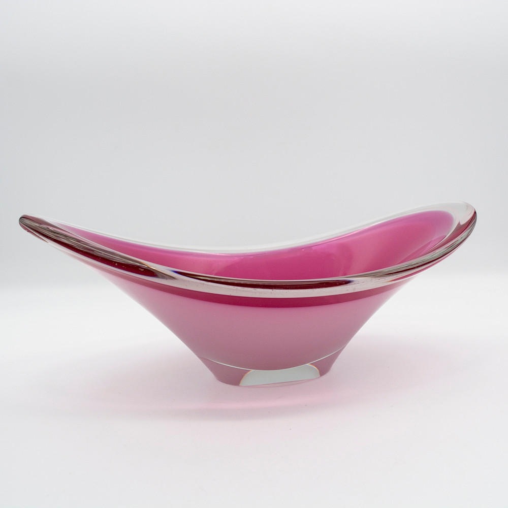 PAUL KEDELV. DESIGNER SCHALE COQUILLE VON PAUL KEDELEV FÜR FLYGSVORS/SCHWEDEN UM 1955; SIGNIERT.
