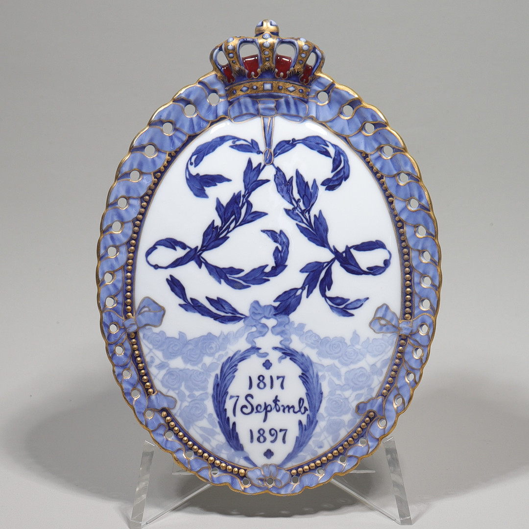 ARNOLD KROG. minnesplakett, Royal Copenhagen, till minne av Dronning Louise´s 80-årsdag 1897.