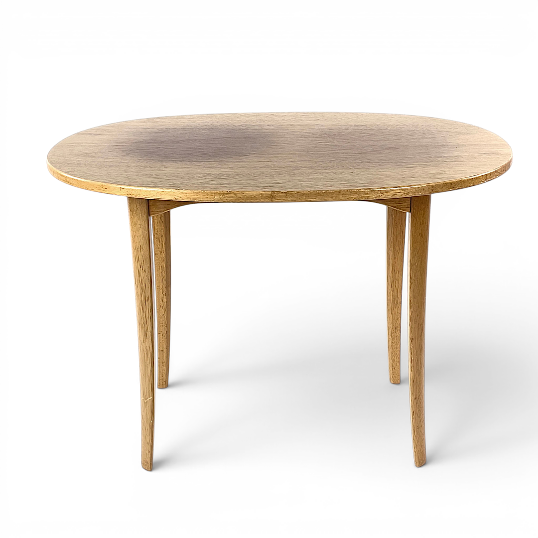 CARL MALMSTEN. Sidobord, "Ovalen", teak.