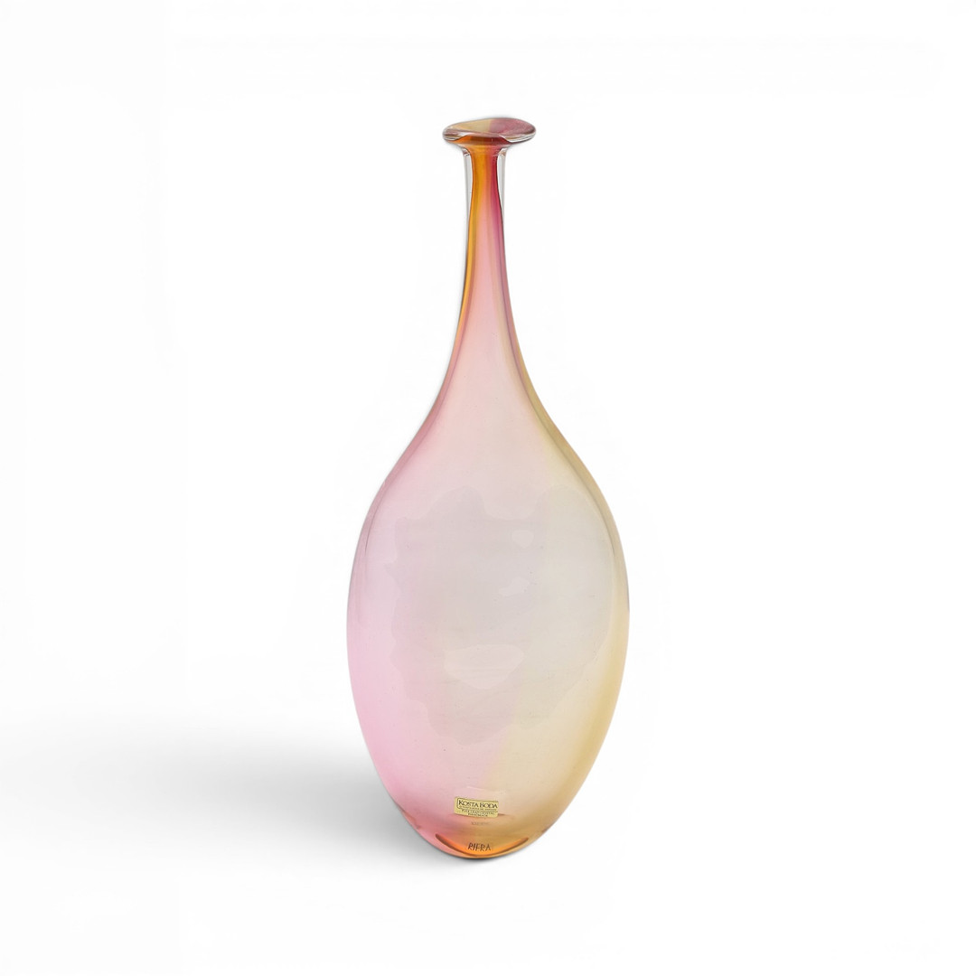 KJELL ENGMAN. "Fidji" vase in polychrome glass by Kosta Boda, 20th Century.