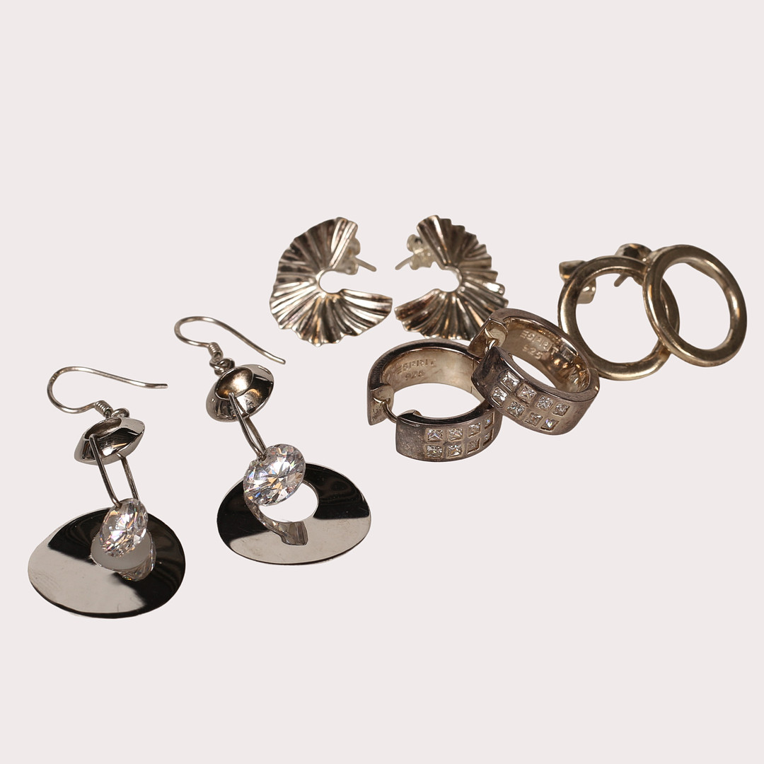 SILVERSMYCKEN, örhängen, armring.