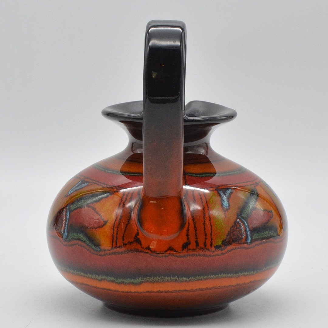 LIBERO CELLAROSI. DESIGNER KARAFFE, KERAMIK, DOPPELT SIGNIERT, ITALIEN, UM 1970ER.