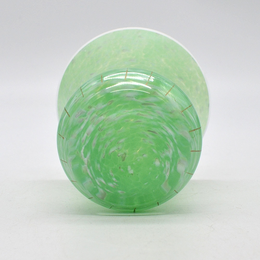 DESIGNER GLAS, GLAS, MARMORIERT, KELCHFORM, MITTE 20. JAHRHUNDERTS.