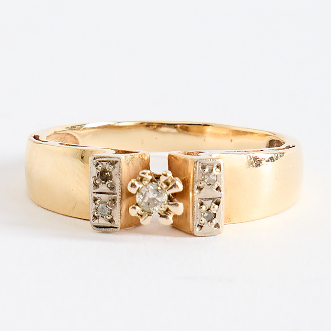 RING, guld 14K och briljantslipade diamanter.