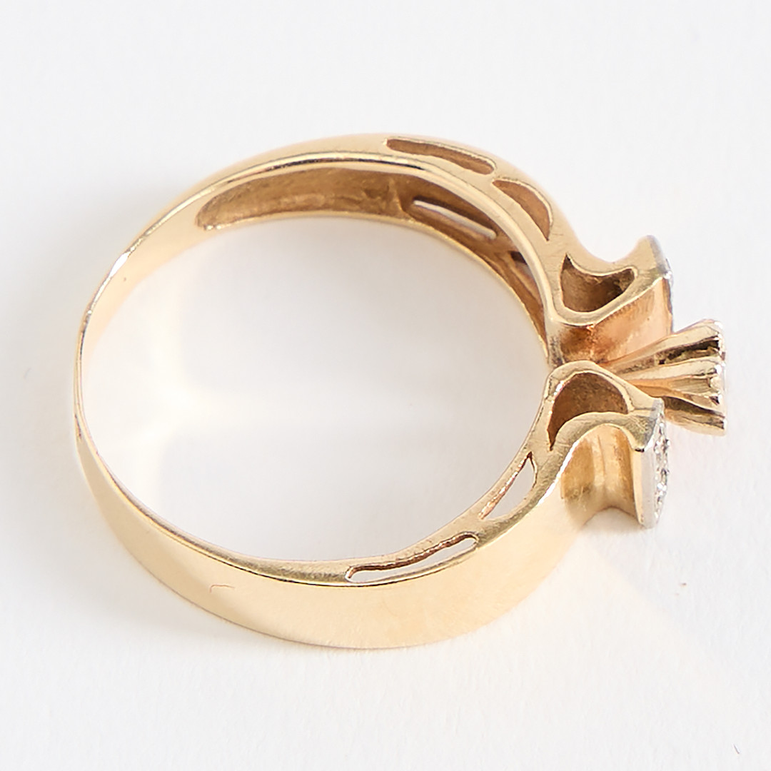 RING, guld 14K och briljantslipade diamanter.
