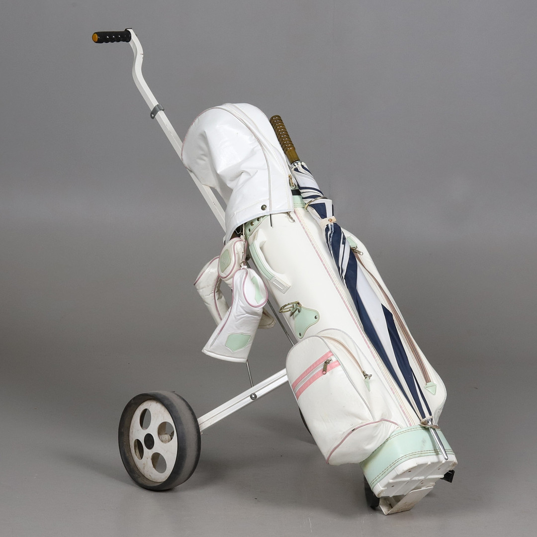 GOLFBAG med VAGN och 7 klubbor, 1980-tal.