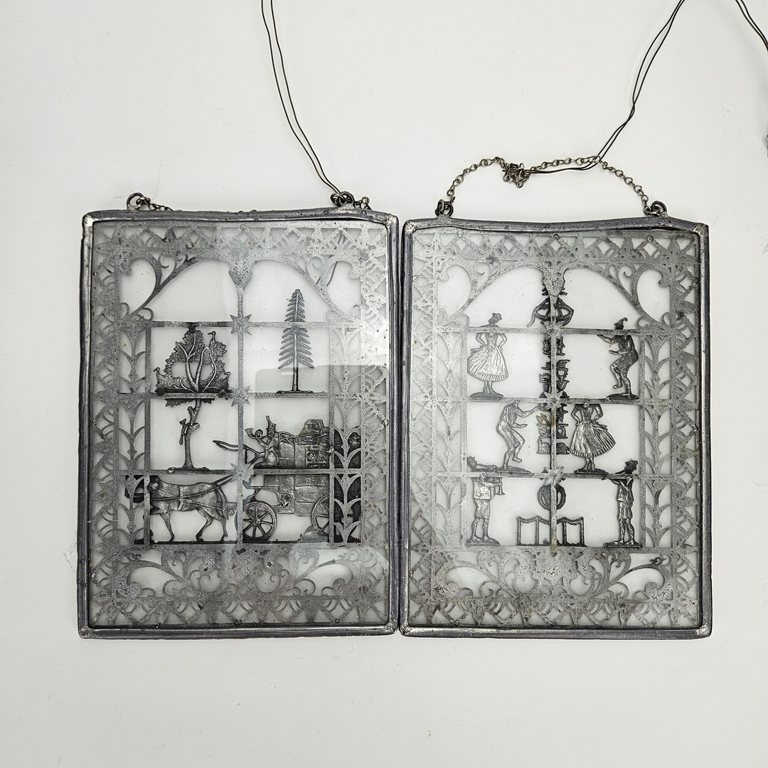 FÖNSTERDEKORATIONER, 2 st, metall och glas, Tyskland, 1900-tal.