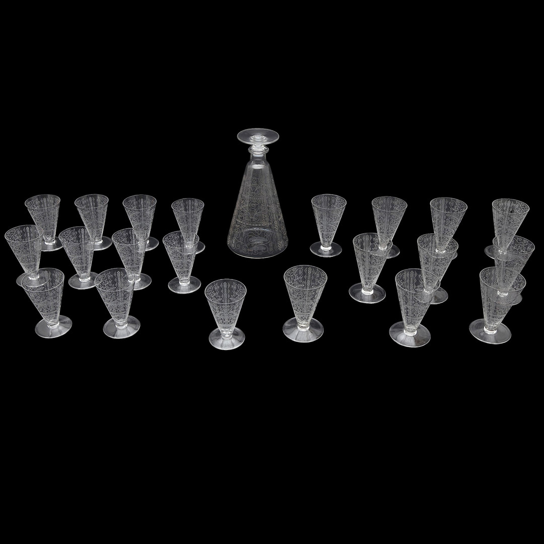 TEN-PIECE "Lido" model Baccarat crystal glassware set, first half of the 20th century.