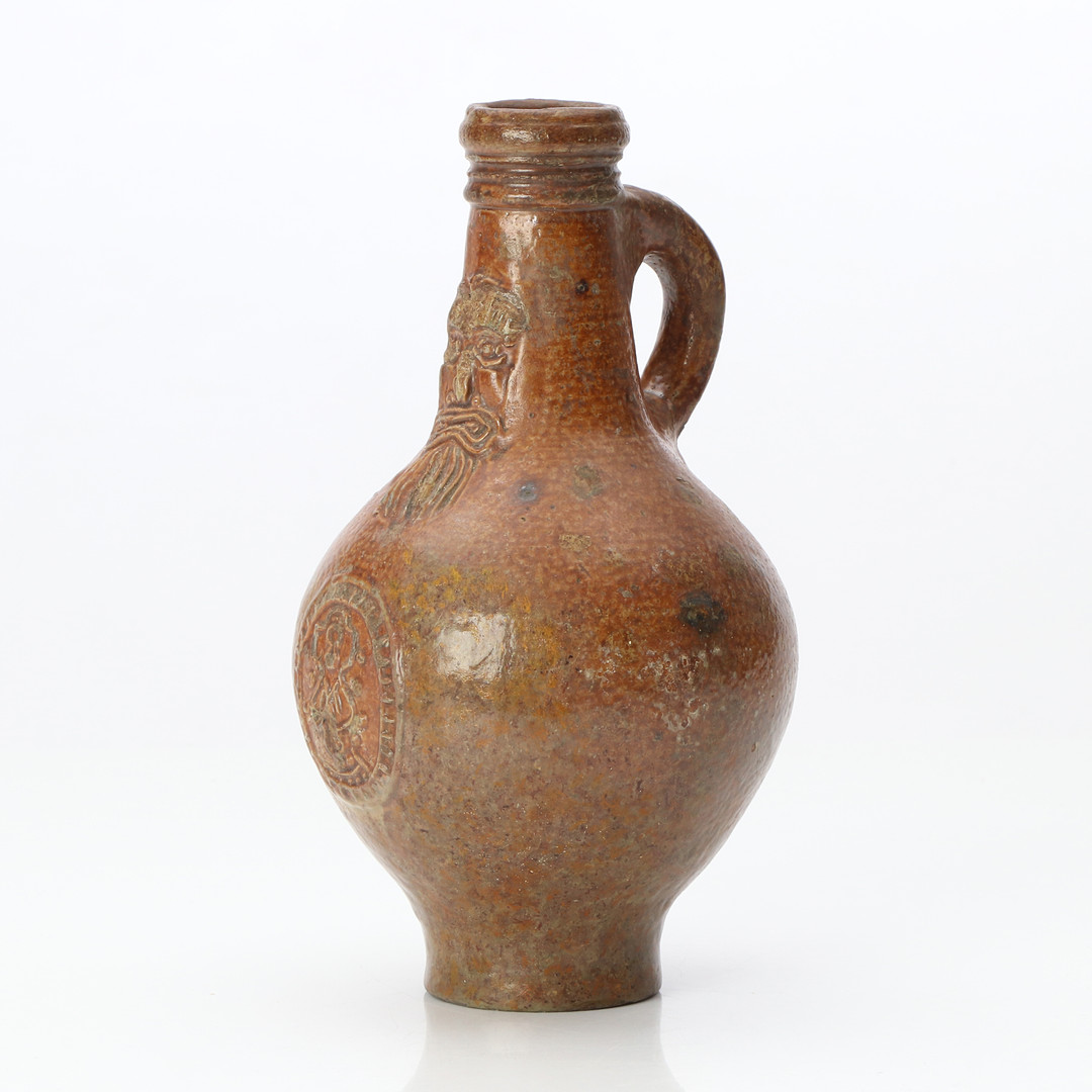 BARTMANKRUS. Saltglaserat stengods. 1700-tal.