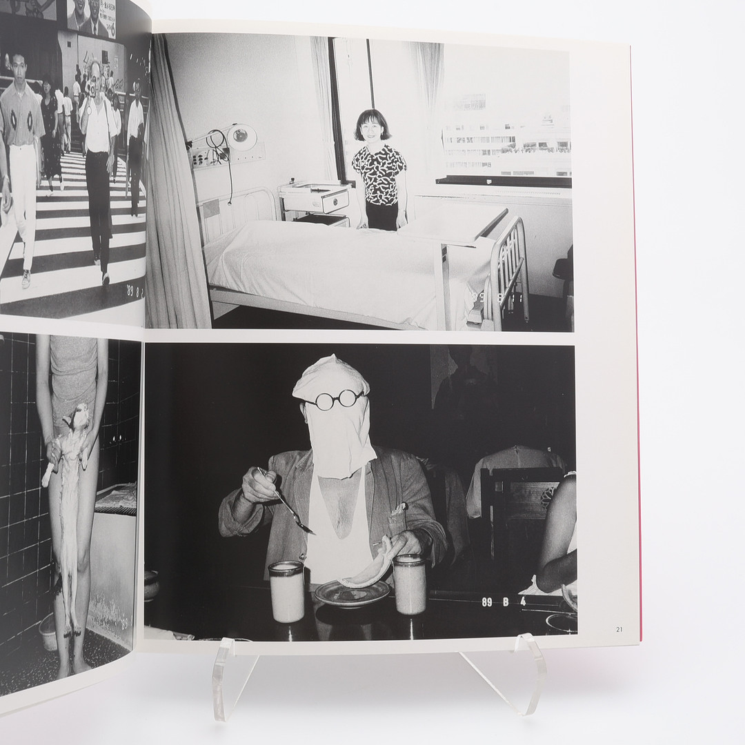 FOTO. DEN JAPANSKE FOTOGRAFEN NOBUYOSHI ARAKIS "AKT-TOKYO 1971-1991", 1992.