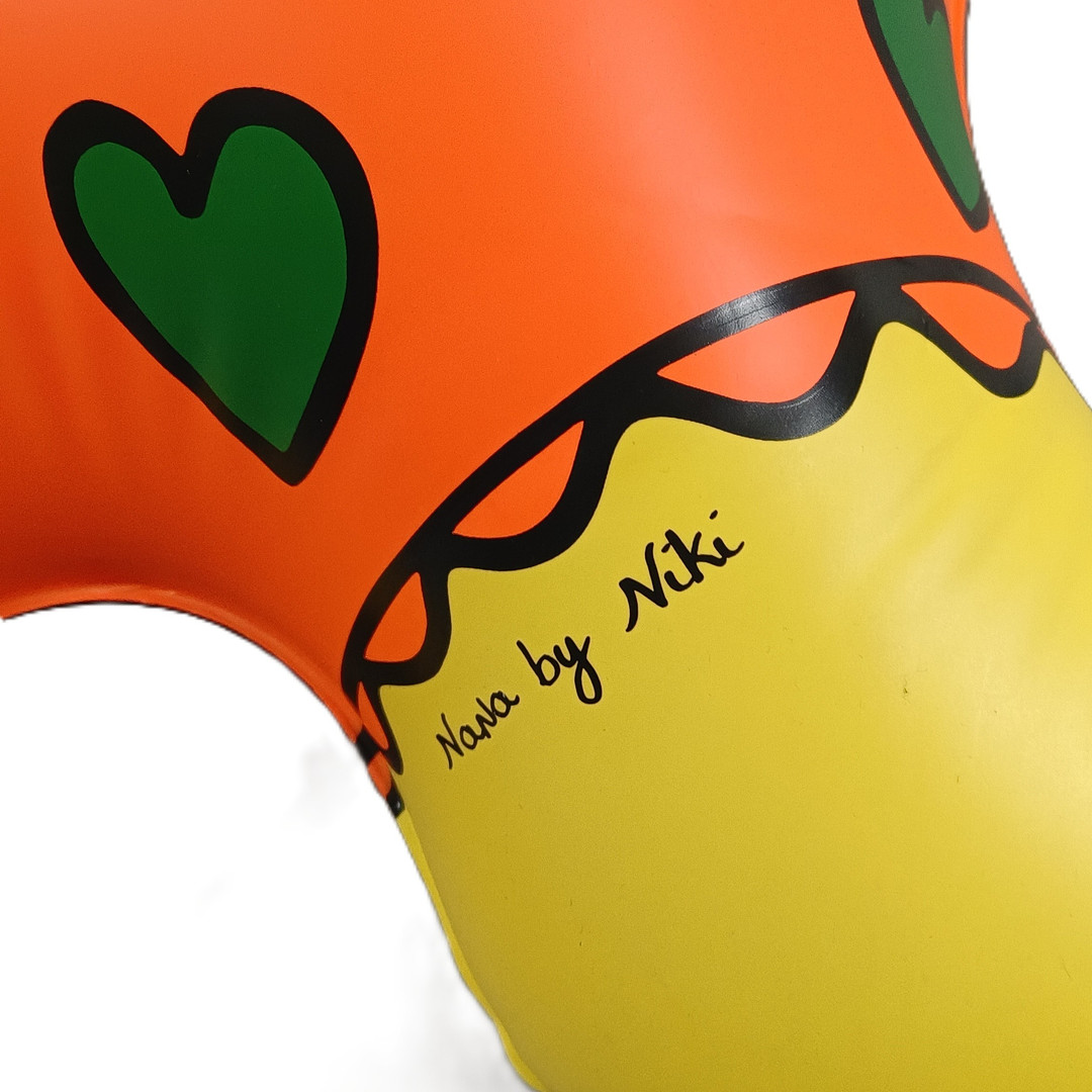 SAINT-PHALLE, NIKI DE. NACH. "Aufblasbare Nana / Inflatable Nana", Vinyl, farbig bedruckt.