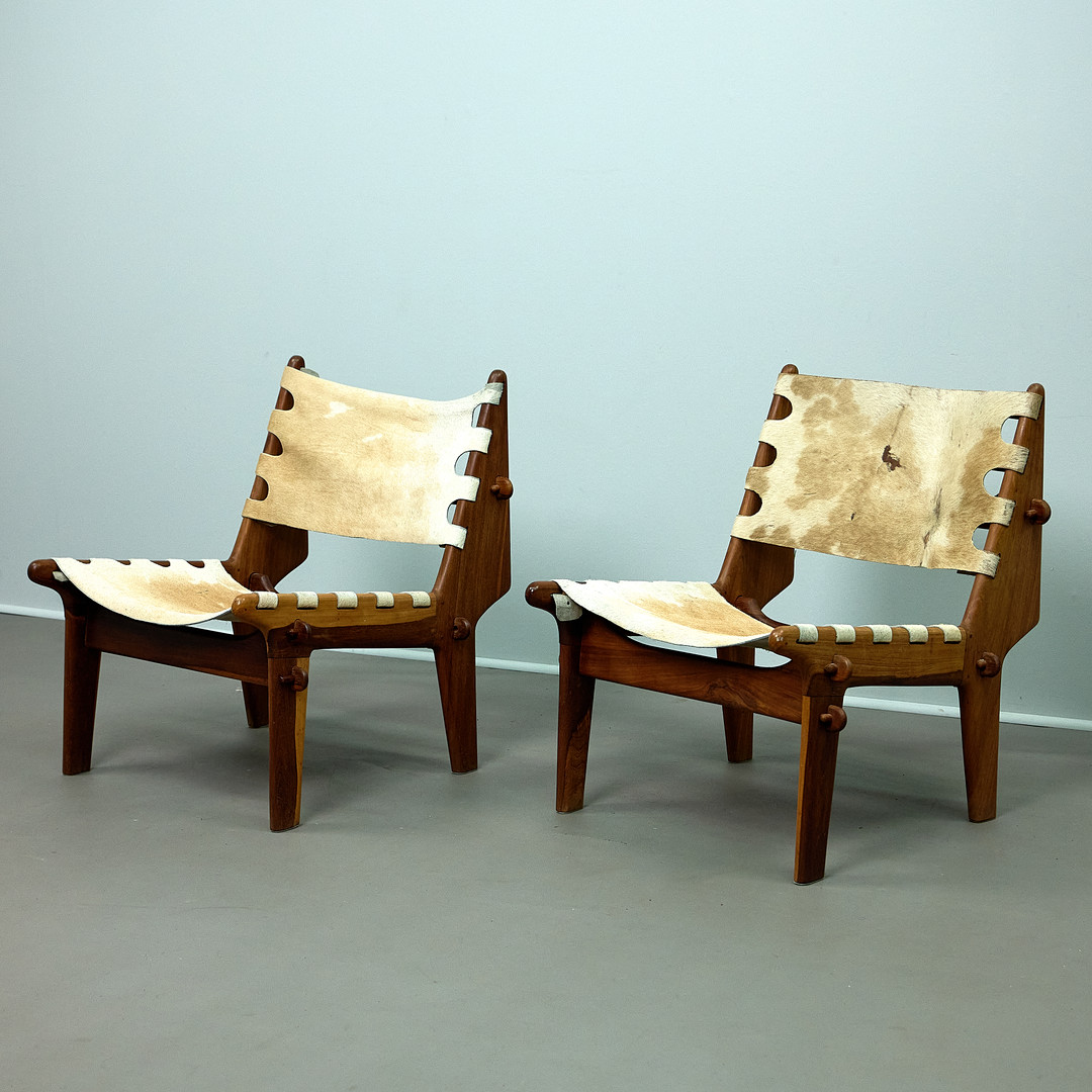 ANGEL PAZMINO. für Muebles de Estilo. Zwei Lounge Chairs / Safari Chairs, Modell „Cotacachi“, Holz, Leder, Ecuador (2).
