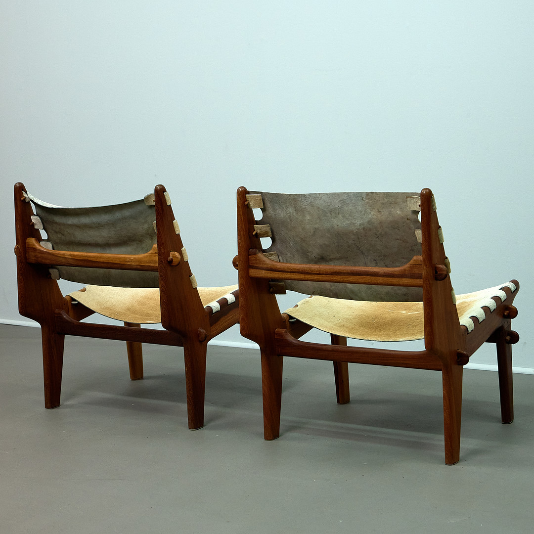 ANGEL PAZMINO. für Muebles de Estilo. Zwei Lounge Chairs / Safari Chairs, Modell „Cotacachi“, Holz, Leder, Ecuador (2).