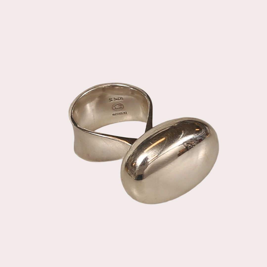 VIVIANNA TORUN BÜLOW-HÜBE. Ring, silver, för Georg Jensen Danmark.