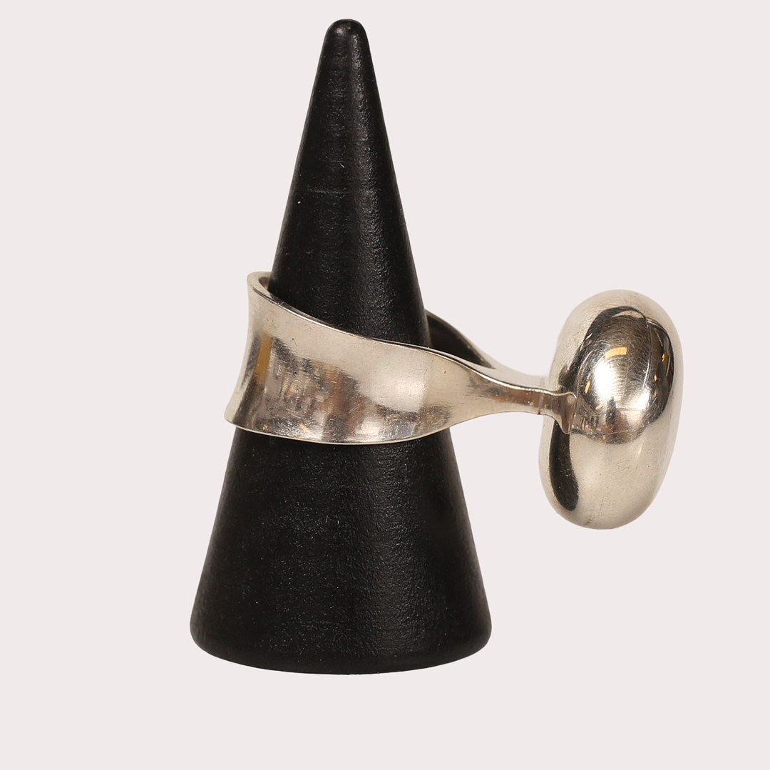 VIVIANNA TORUN BÜLOW-HÜBE. Ring, silver, för Georg Jensen Danmark.