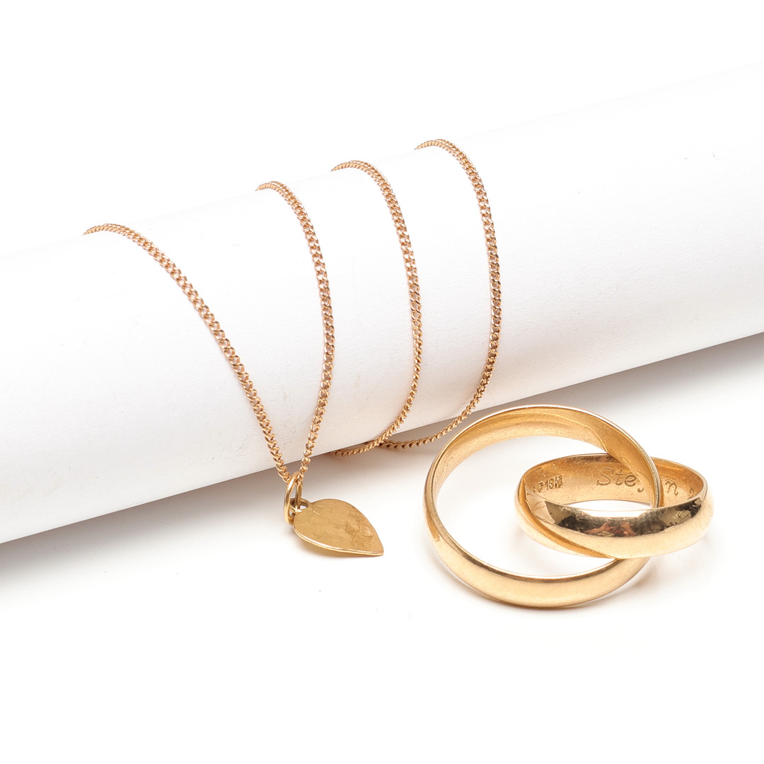 SMYCKEN, tre delar, guld, 18k, 12,8 gram.