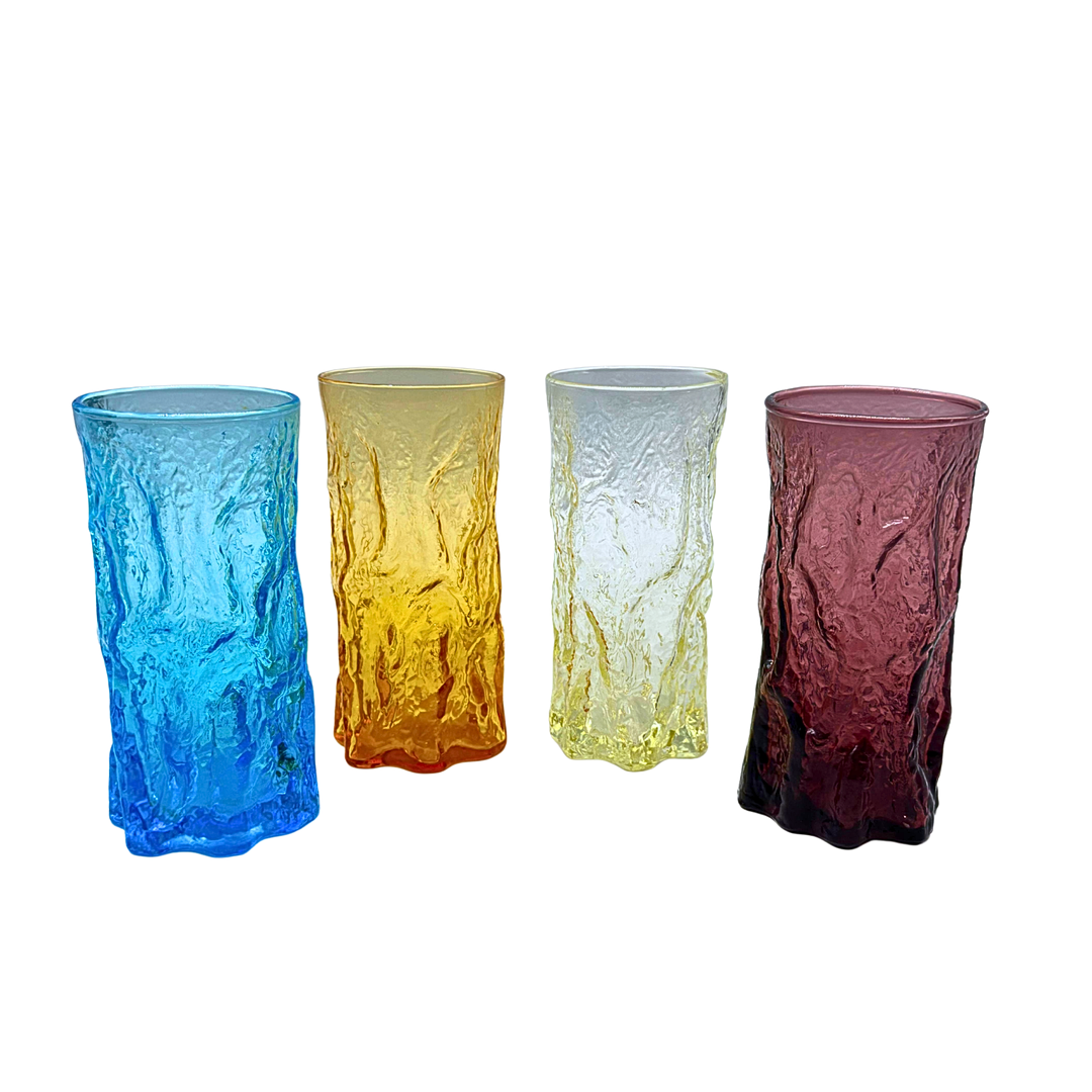 BUNTE COCKTAILGLÄSER AUS DEN 1960ER JAHREN.