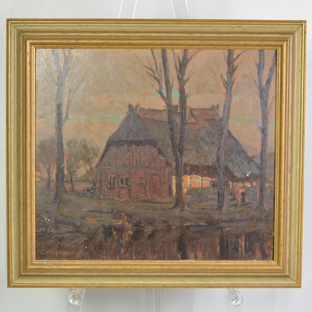 CARL KORBMANN (1894-1958). FACHWERKHAUS MIT REETDACH, ÖL AUF PLATTE, 1947, SIGNIERT UND DATIERT.