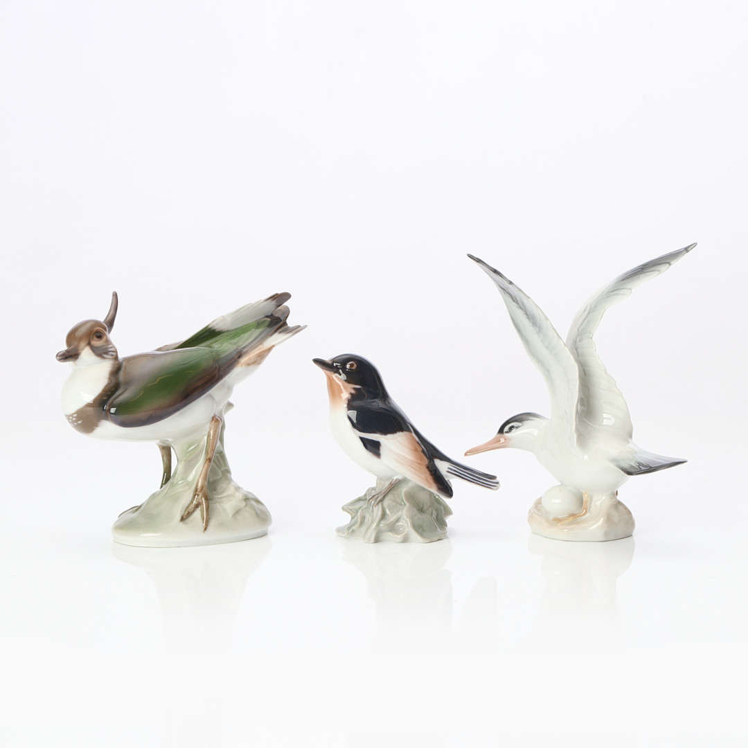 FIGURINER, TRE ST. Porslin. Rörstrand resp. Bing & Gröndahl. Fåglar.