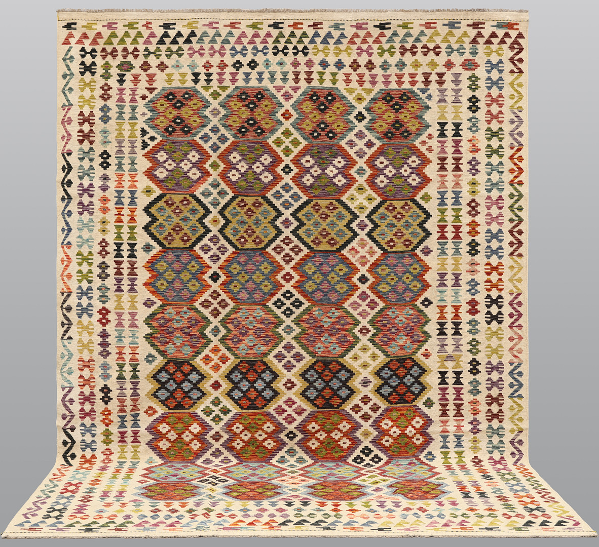 ORIENTMATTA. Kelim klassisk design, 342 x 250 cm.